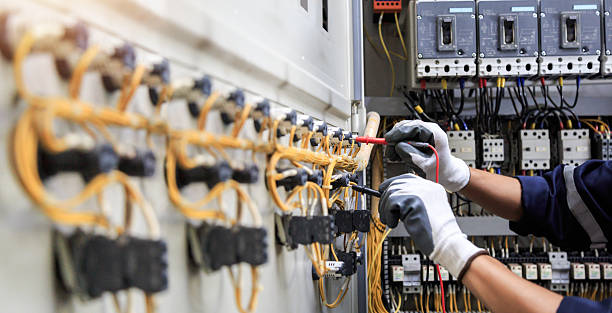 Professional Electrician technician working in Bridgeport, TX
